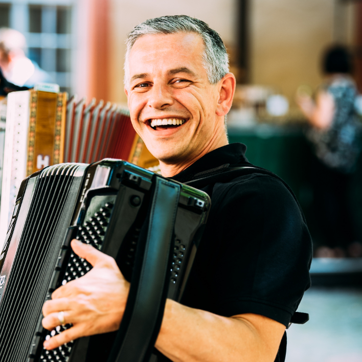 THOMAS – Akkordeon | Gesang